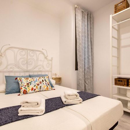 Pere Serafi 2 Bedroom Apartment บาร์เซโลนา ภายนอก รูปภาพ