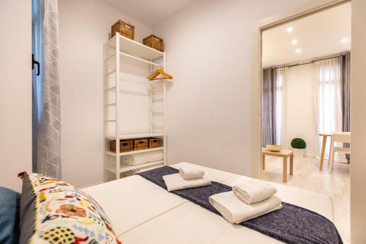 Pere Serafi 2 Bedroom Apartment บาร์เซโลนา ภายนอก รูปภาพ