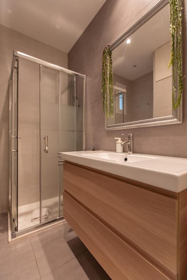 Pere Serafi 2 Bedroom Apartment บาร์เซโลนา ภายนอก รูปภาพ